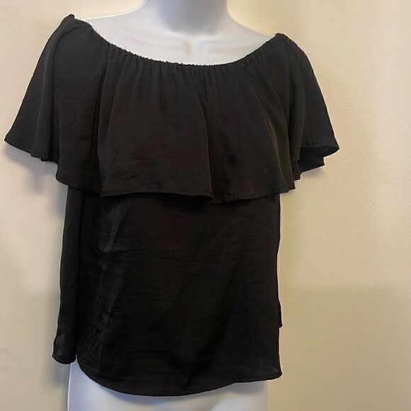 Forever 22 Off the Shoulder Top Size Small - Picture 1 of 5